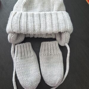 NEW H&M Gender Neutral Thermal Winter Soft Gray Knit Hat and Mittens 3-6mo